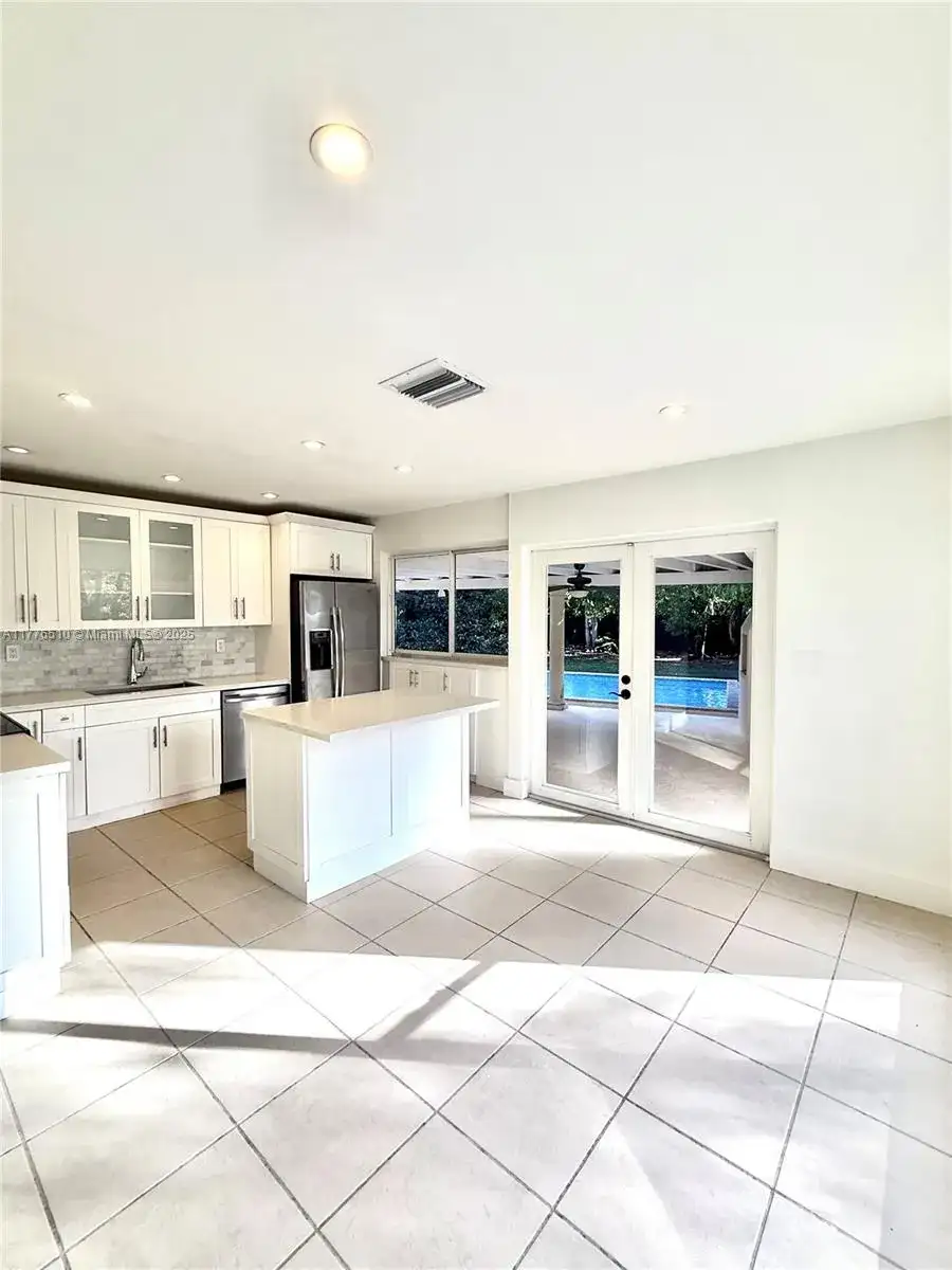 13345 SW 83rd Ct, Pinecrest FL 33156 photo 2