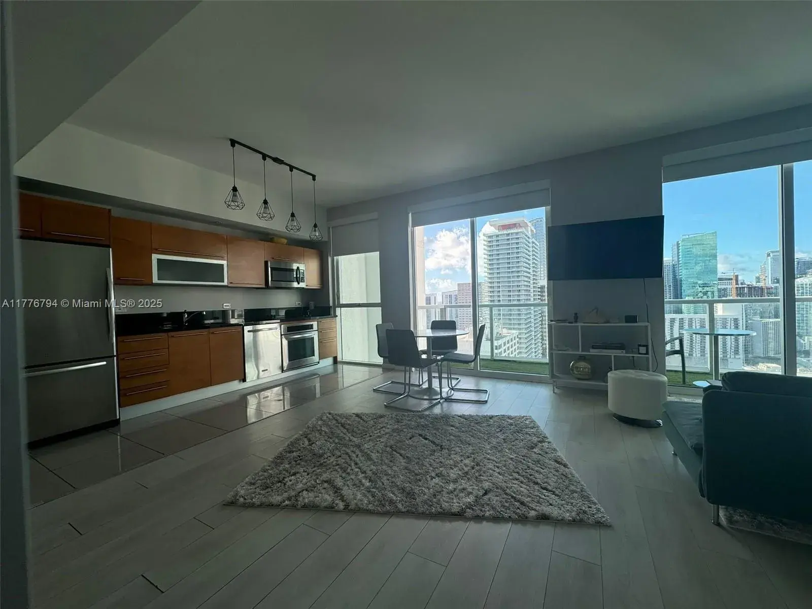 244 Biscayne Blvd # 3905, Miami FL 33132