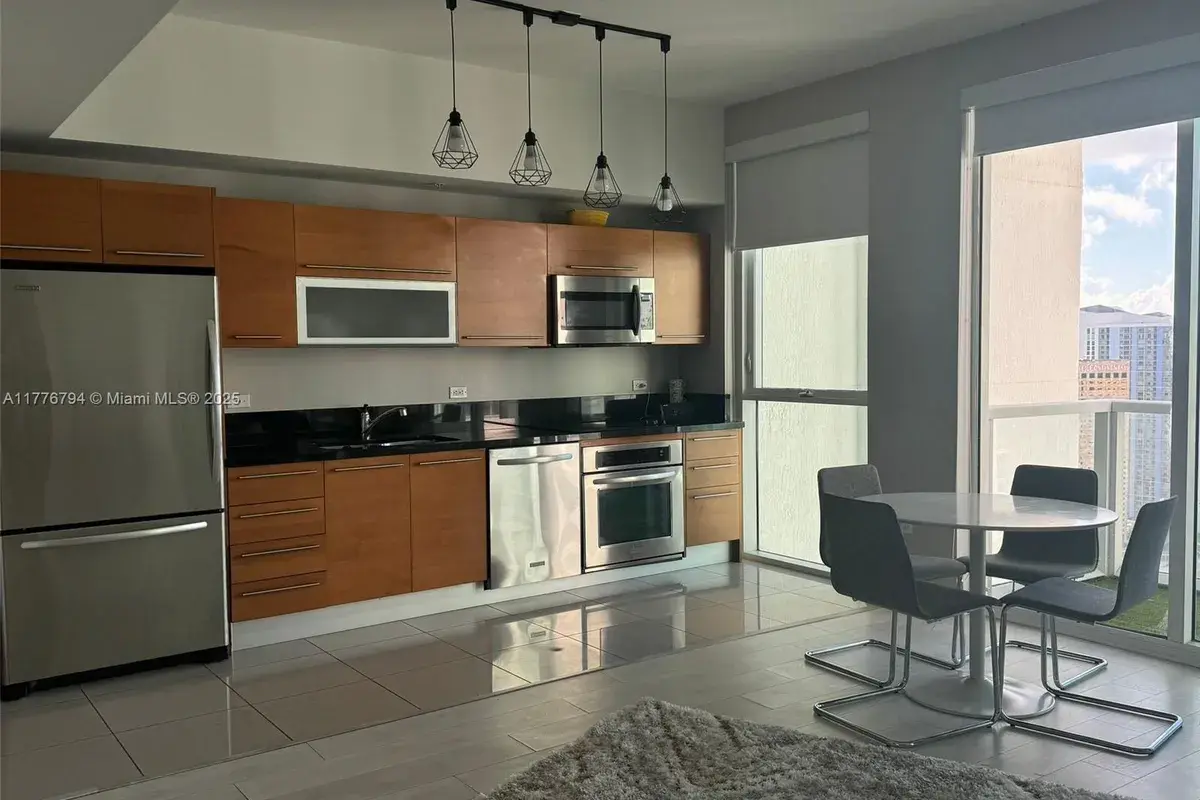 244 Biscayne Blvd # 3905, Miami FL 33132