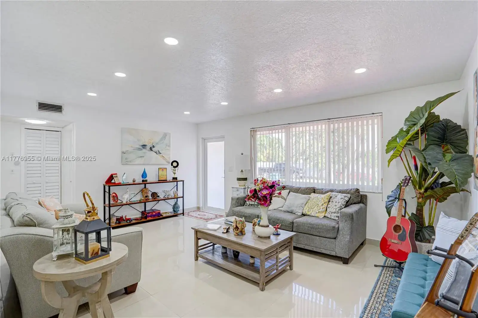 10610 SW 203rd Ter, Cutler Bay FL 33189 photo 5