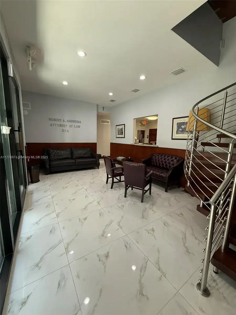 16 SW 1st Ave, Miami FL 33130 photo 3