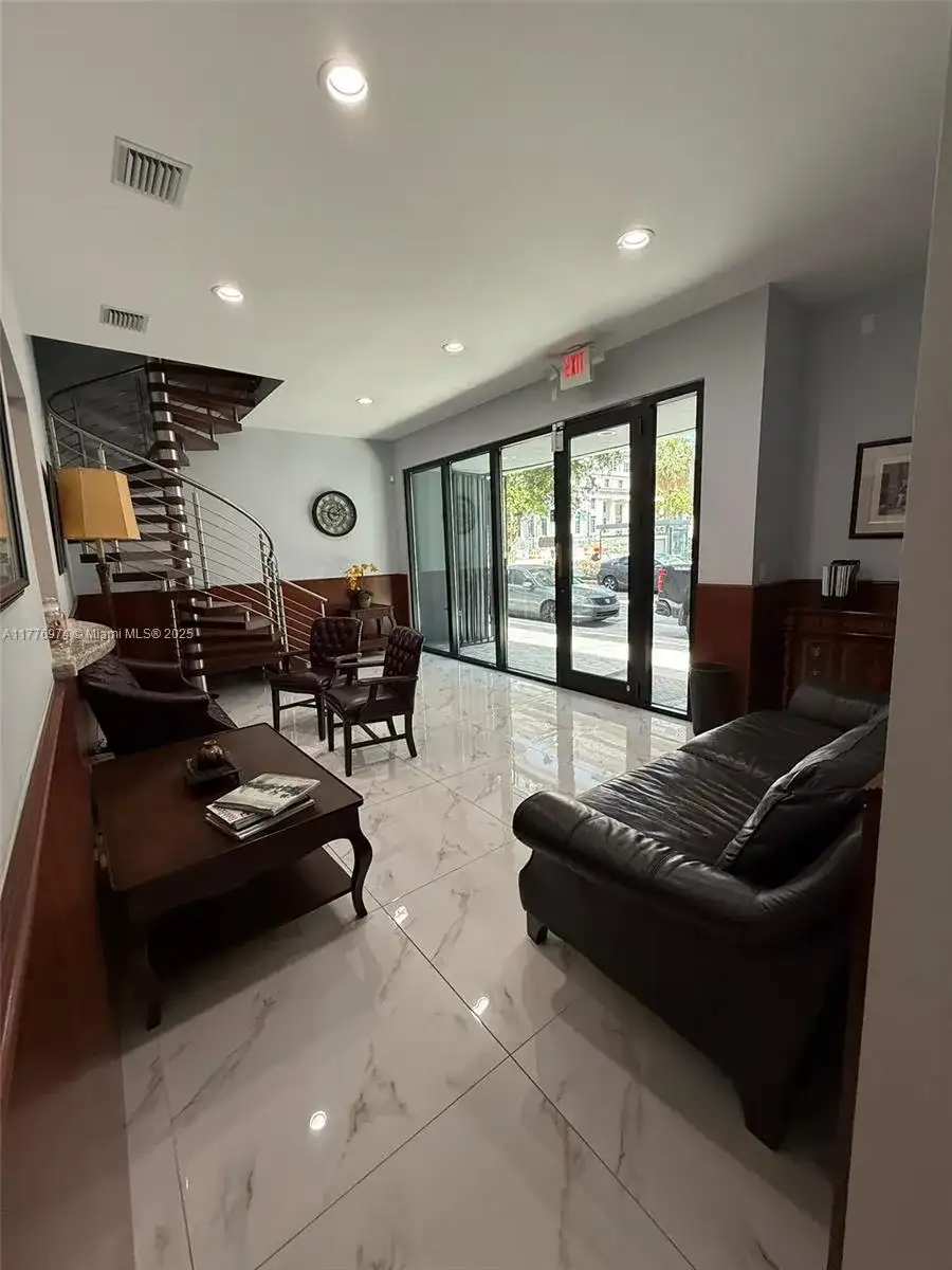 16 SW 1st Ave, Miami FL 33130 photo 4