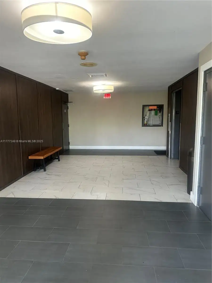18041 Biscayne Blvd # 202, Aventura FL 33160 photo 2