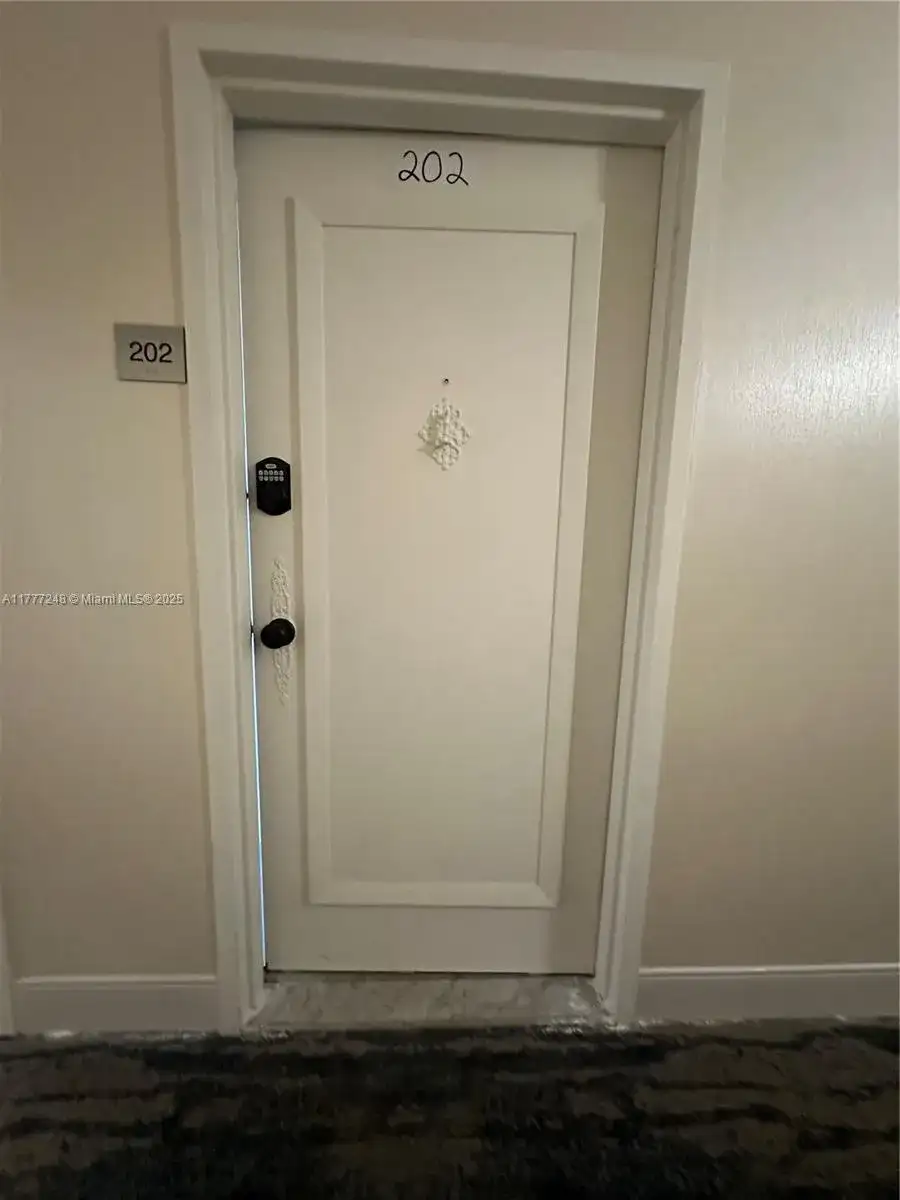 18041 Biscayne Blvd # 202, Aventura FL 33160 photo 4