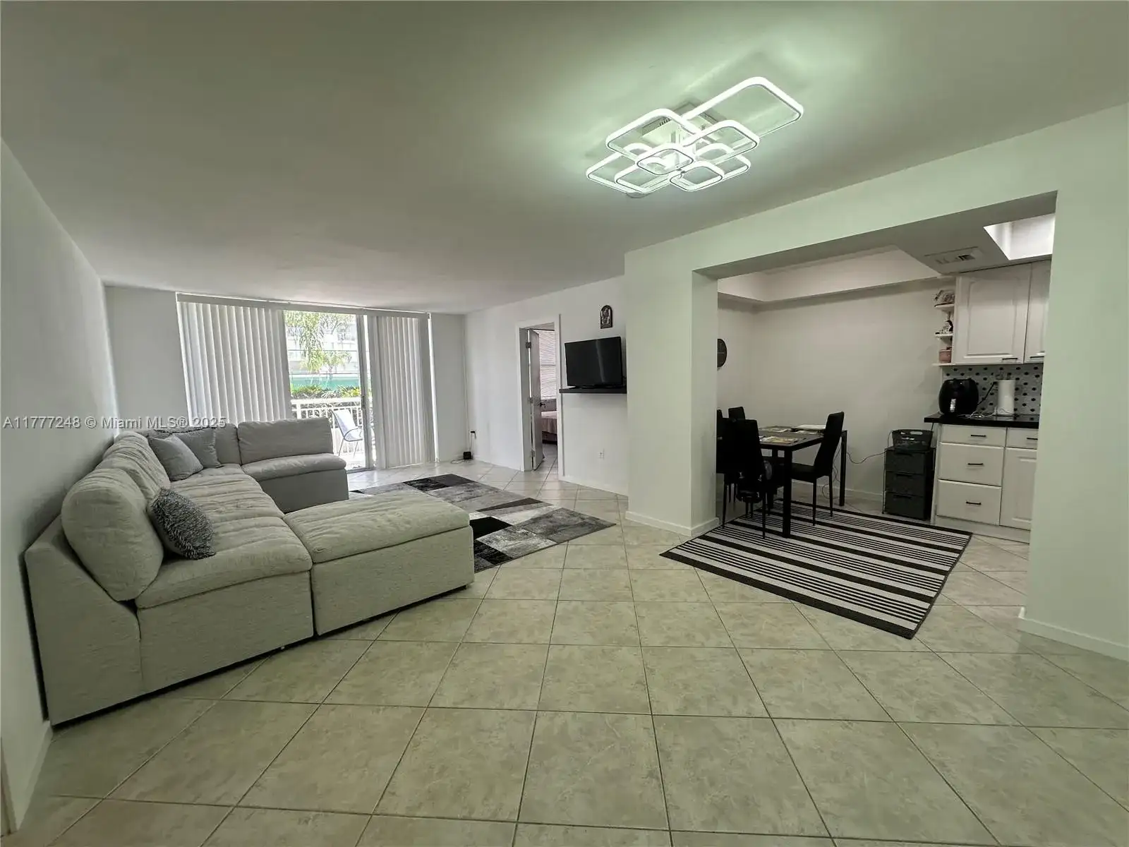 18041 Biscayne Blvd # 202, Aventura FL 33160 photo 5