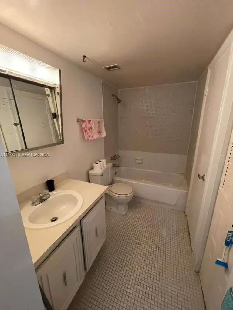 496 NW 165th St Rd # 611, Miami FL 33169 photo 5