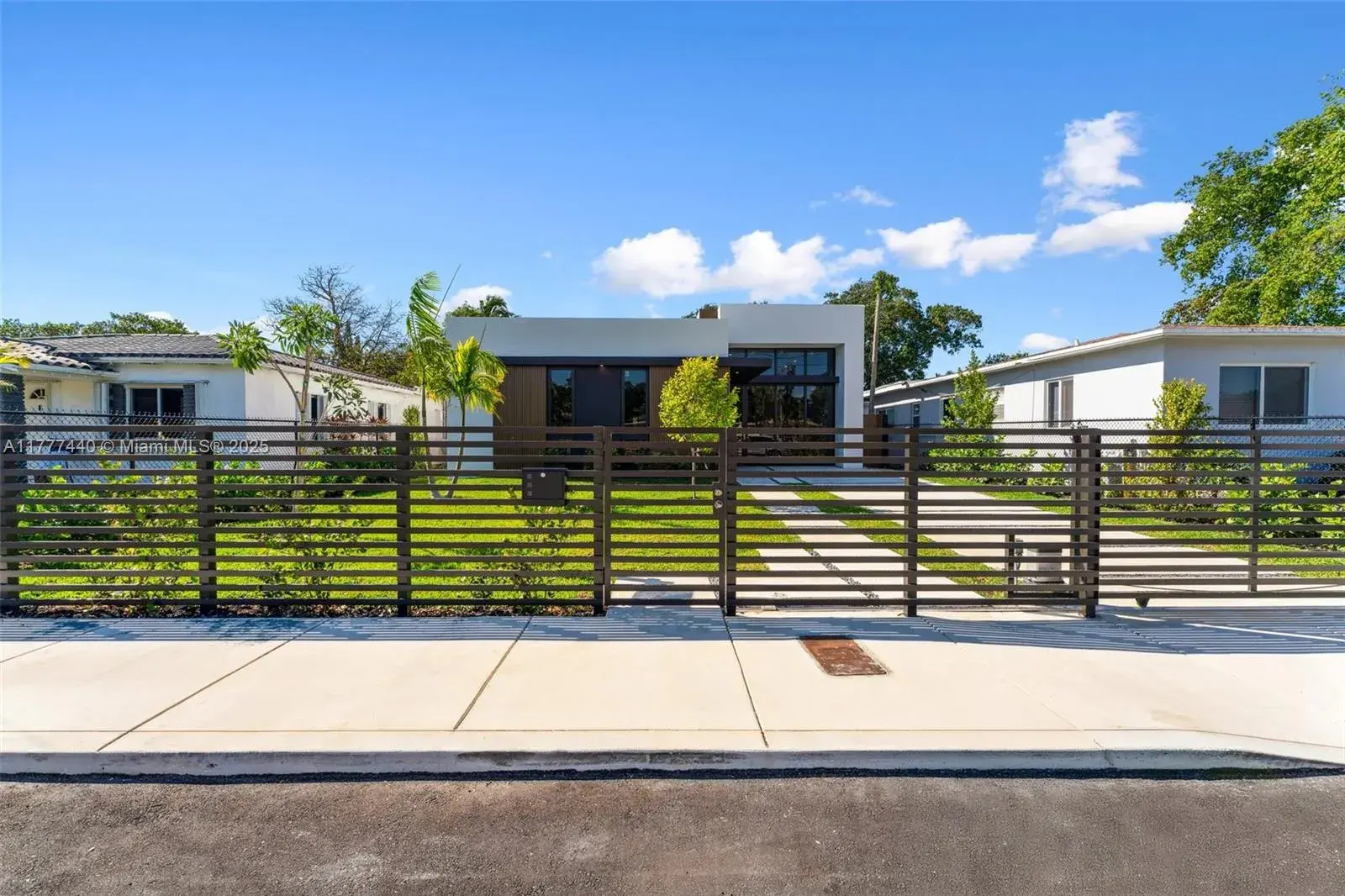 412 NW 47th St, Miami FL 33127