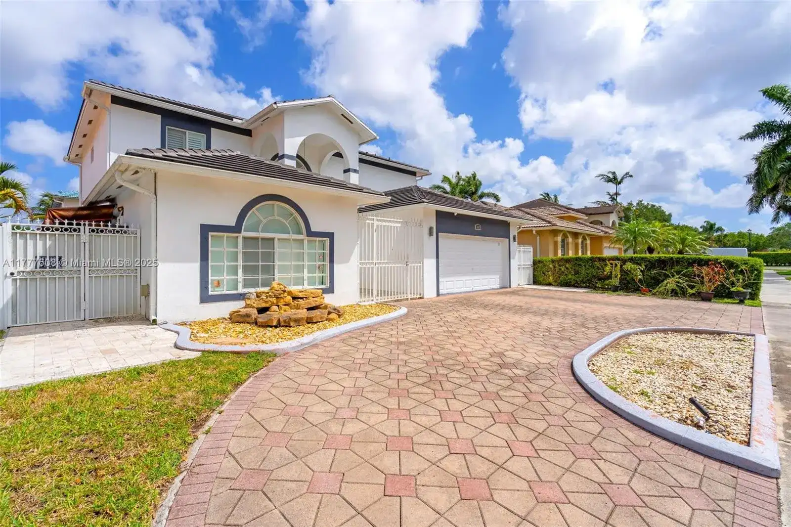 16075 SW 149th Ter, Miami FL 33196 photo 3