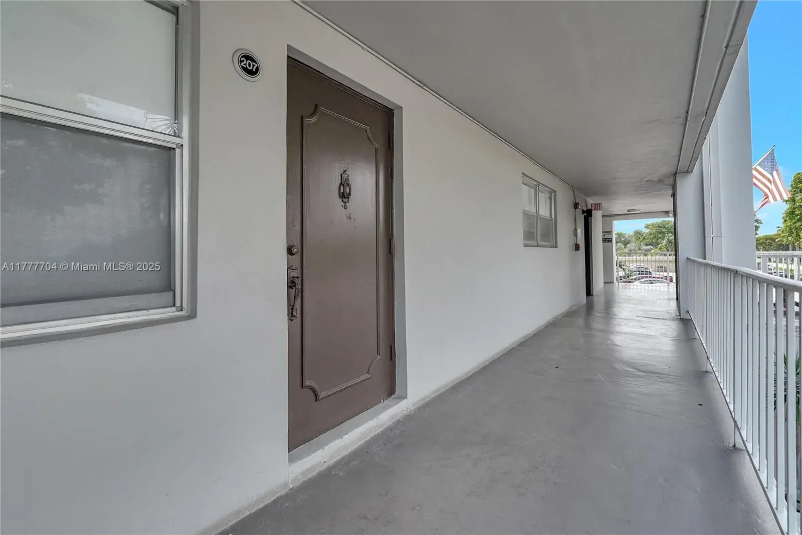 4800 Hillcrest Ln # 207, Hollywood FL 33021