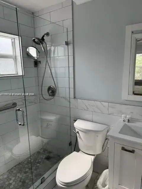 65 NE 24TH ST # B, Wilton Manors FL 33305 photo 4