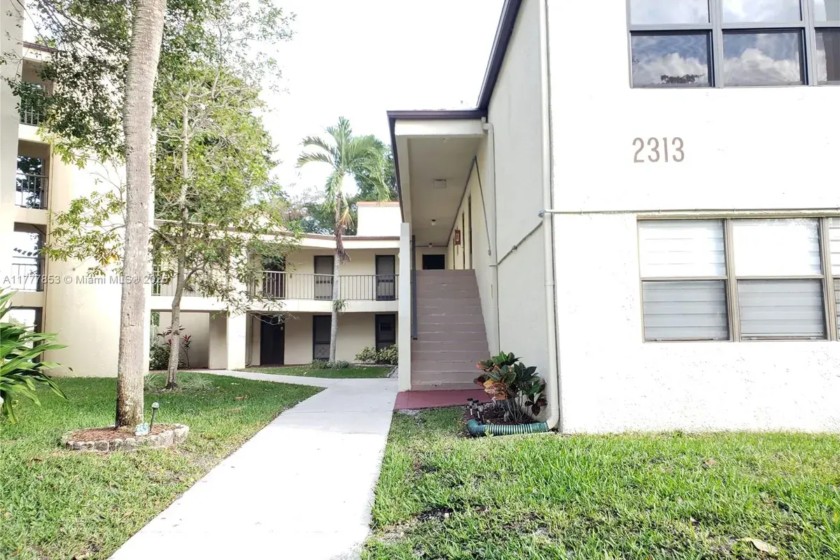 2313 S Cypress Bend Dr # 222B, Pompano Beach FL 33069