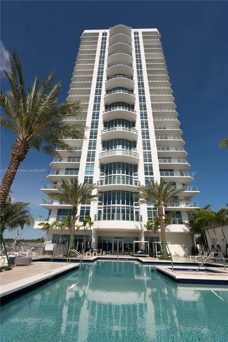 17301 Biscayne Blvd # 2209, North Miami Beach FL 33160 photo 2