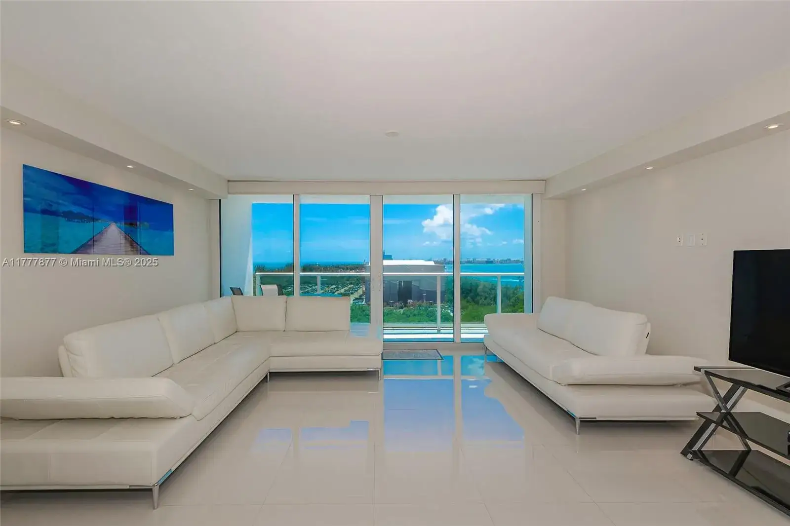 100 Bayview Dr # 1026, Sunny Isles Beach FL 33160