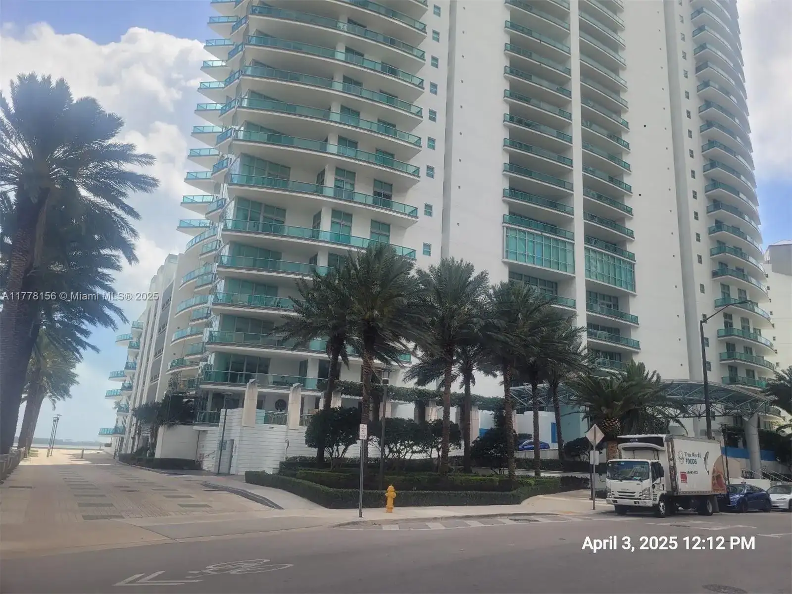 1331 Brickell Bay Dr, Miami FL 33131 photo 2