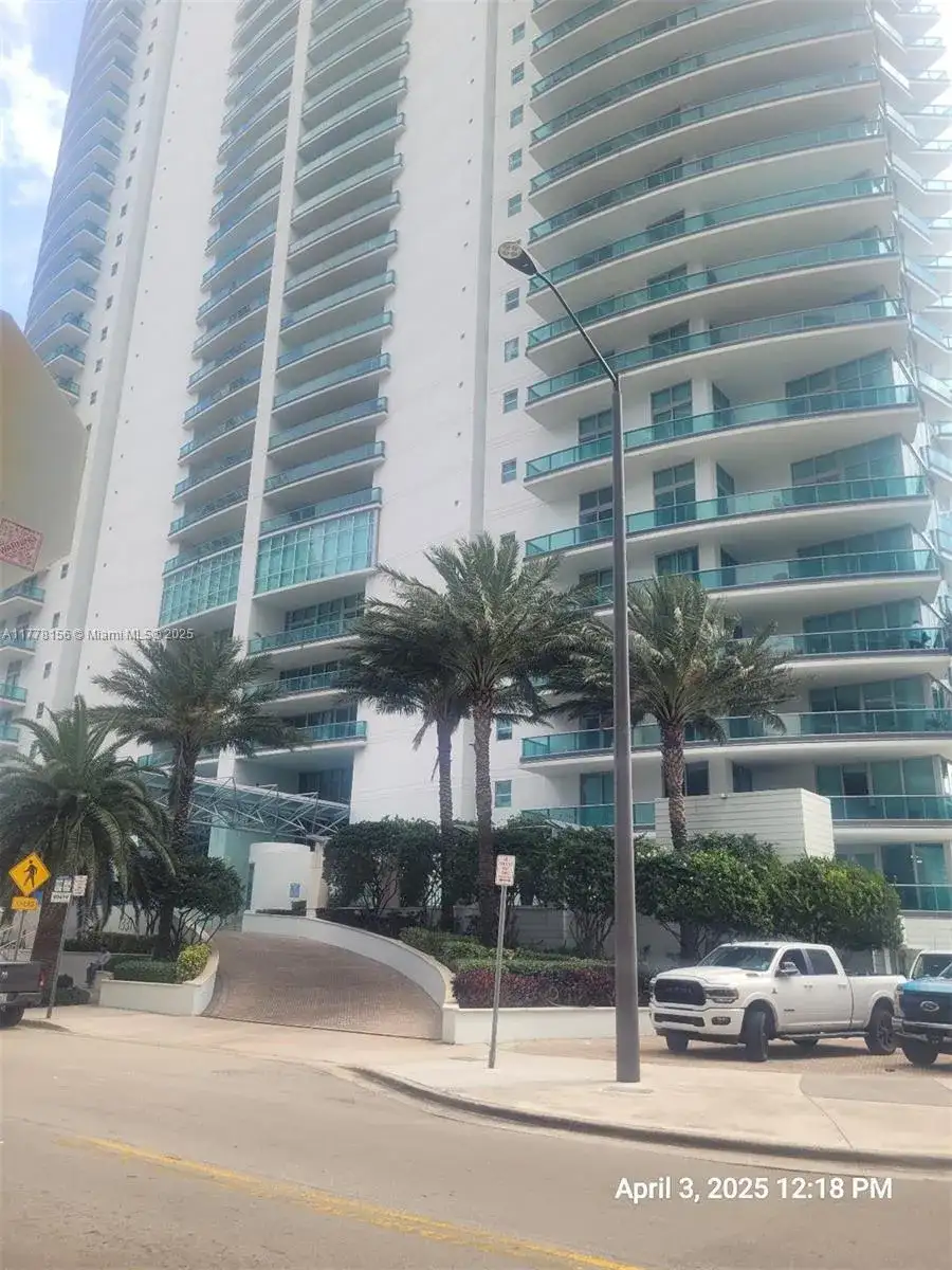 1331 Brickell Bay Dr, Miami FL 33131 photo 4
