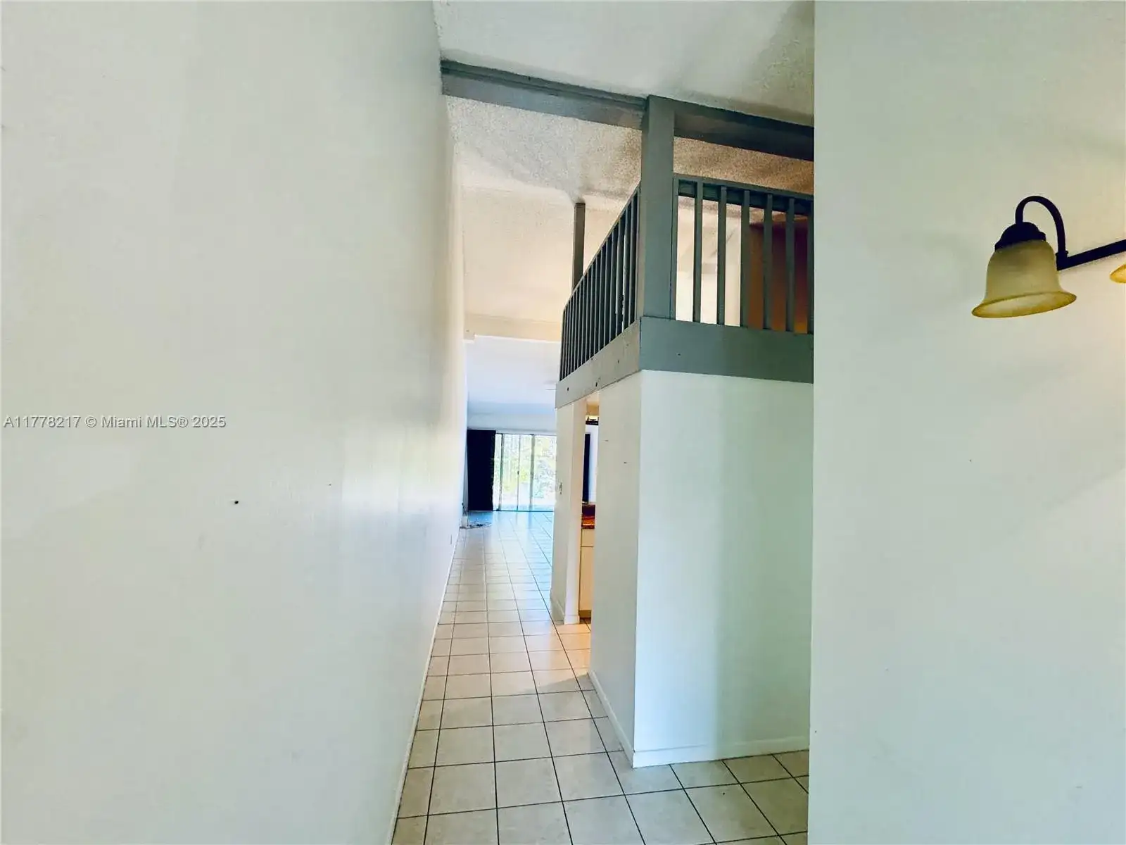 10211 Buttercup Ct, Pembroke Pines FL 33026 photo 4