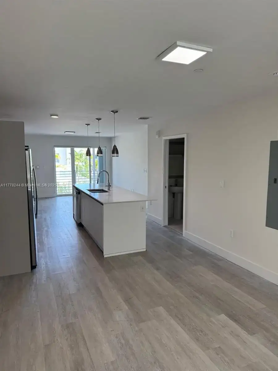 2505 NE 193rd St # 4213, Miami FL 33180 photo 4