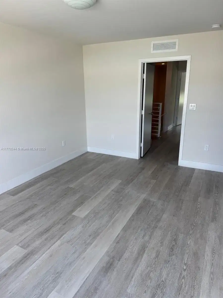 2505 NE 193rd St # 4213, Miami FL 33180 photo 5