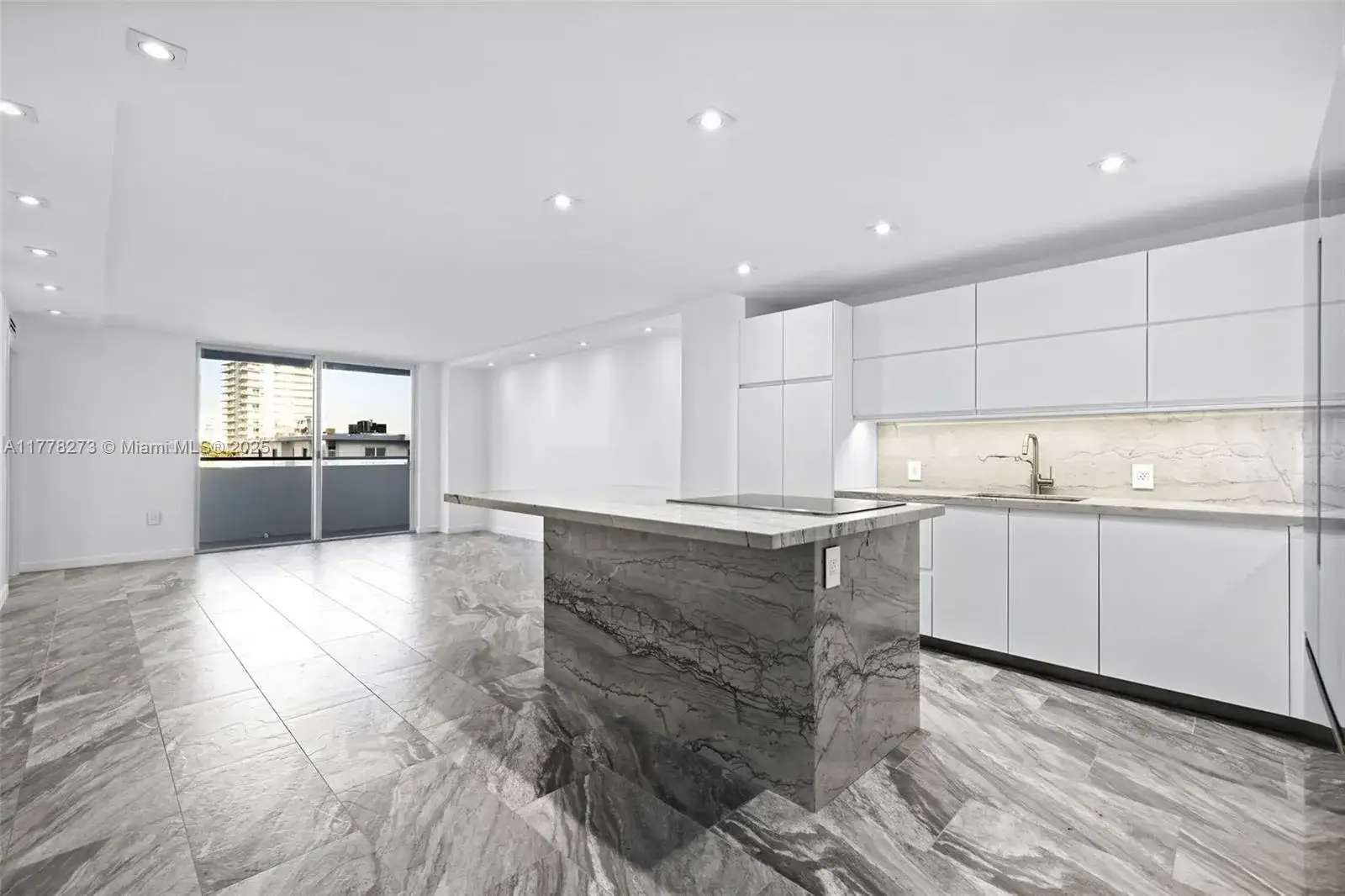 1 bedroom 1 bath Residential for sale at 1658 Bay Rd # 504, Miami Beach FL 33139