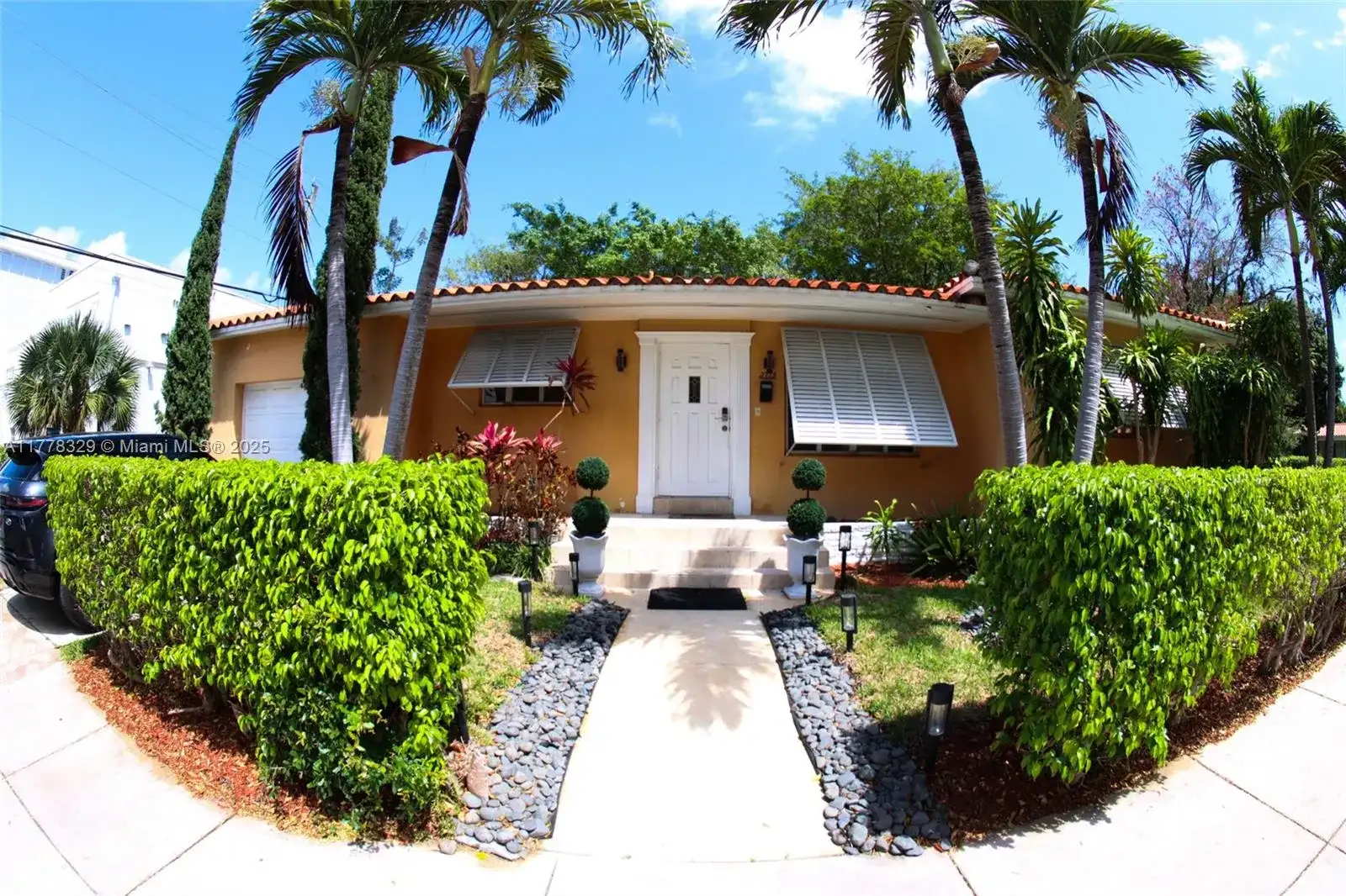 2715 Galiano St, Coral Gables FL 33134 photo 2