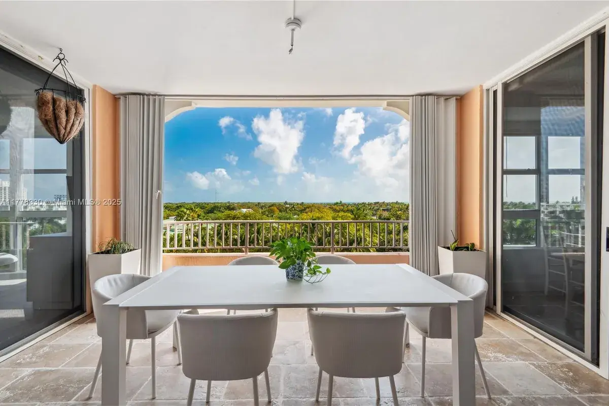747 Crandon Blvd, Key Biscayne FL 33149