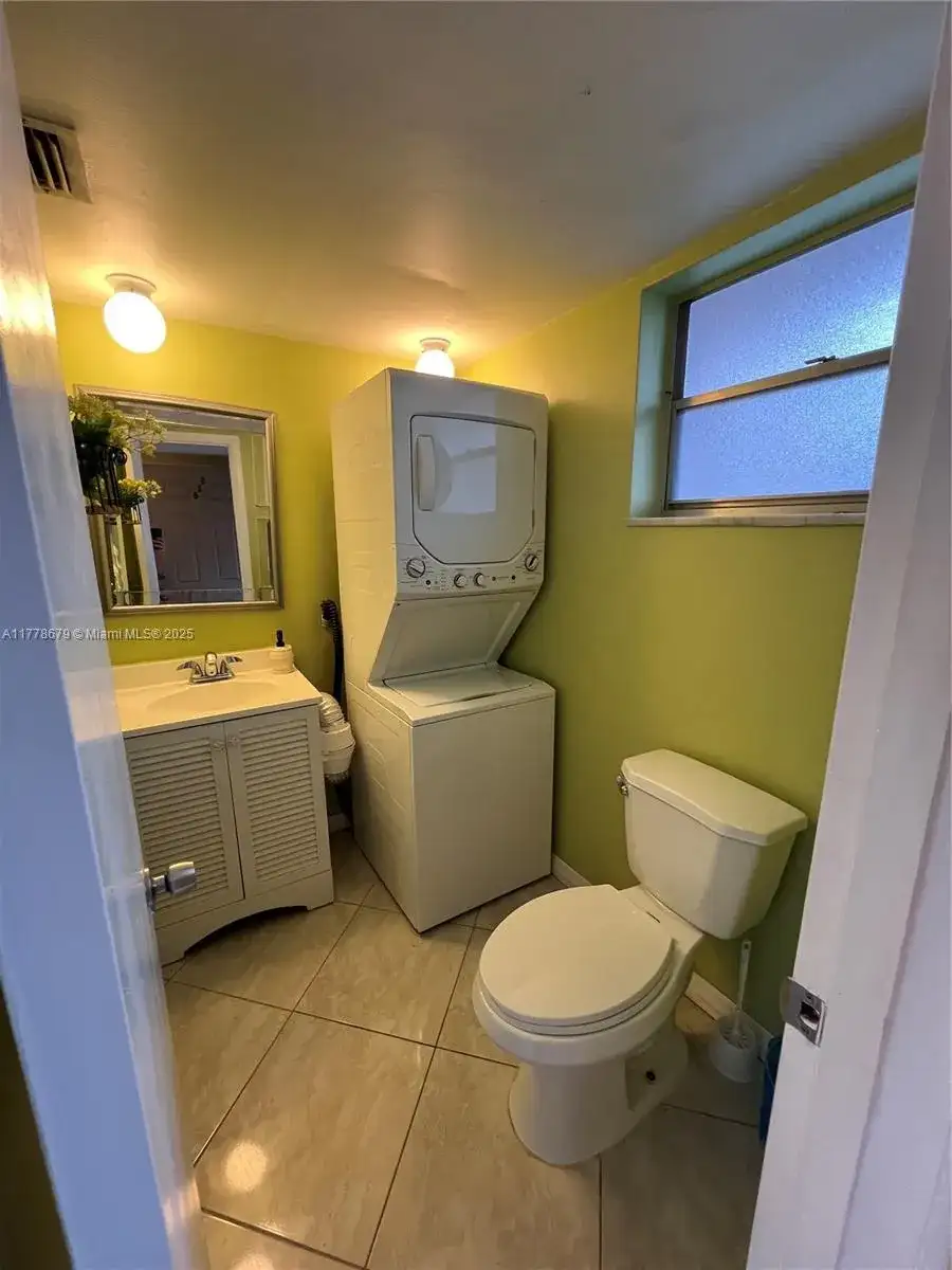 18555 NE 14th Ave # 516, Miami FL 33179 photo 5