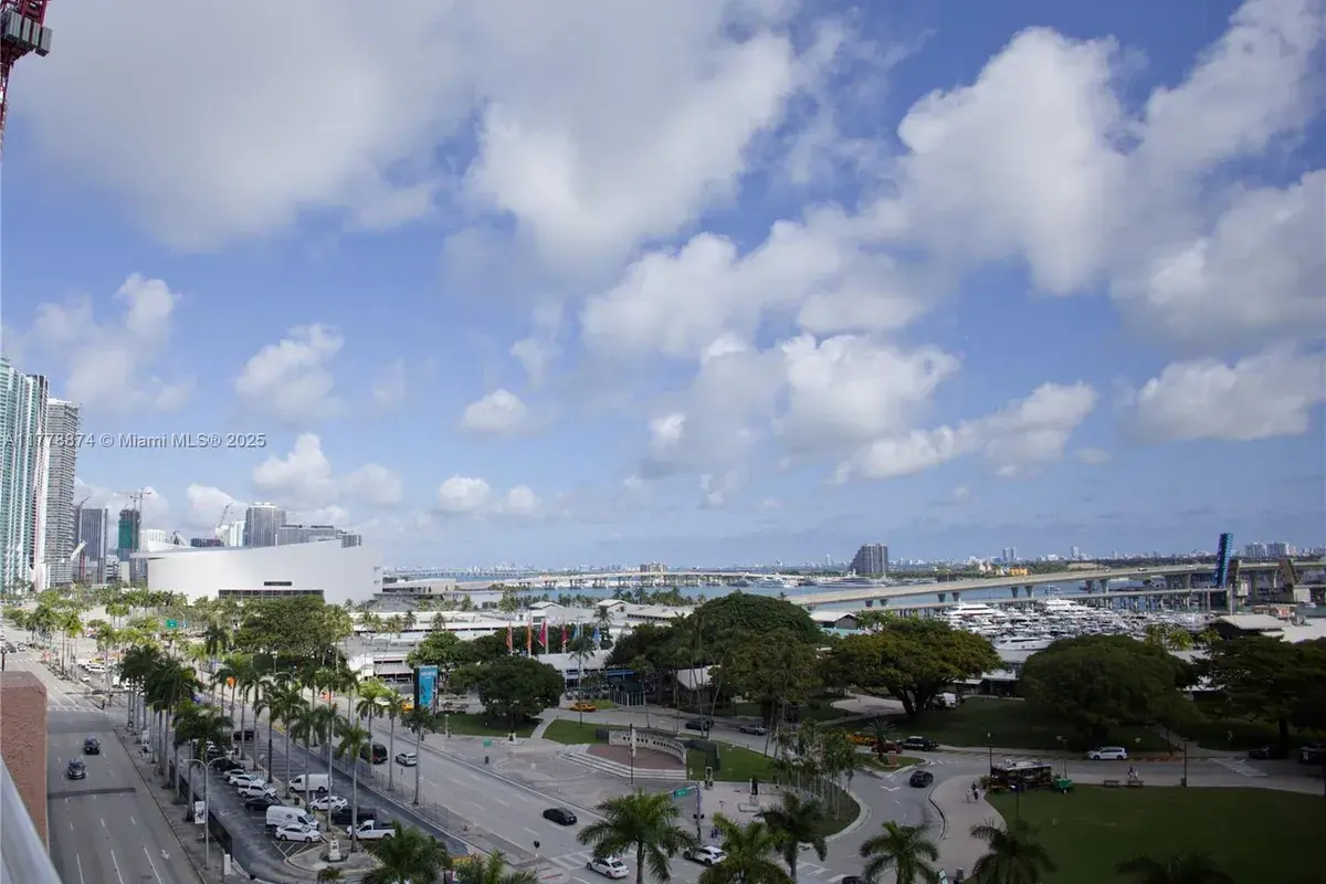 244 Biscayne Blvd # 1804, Miami FL 33132