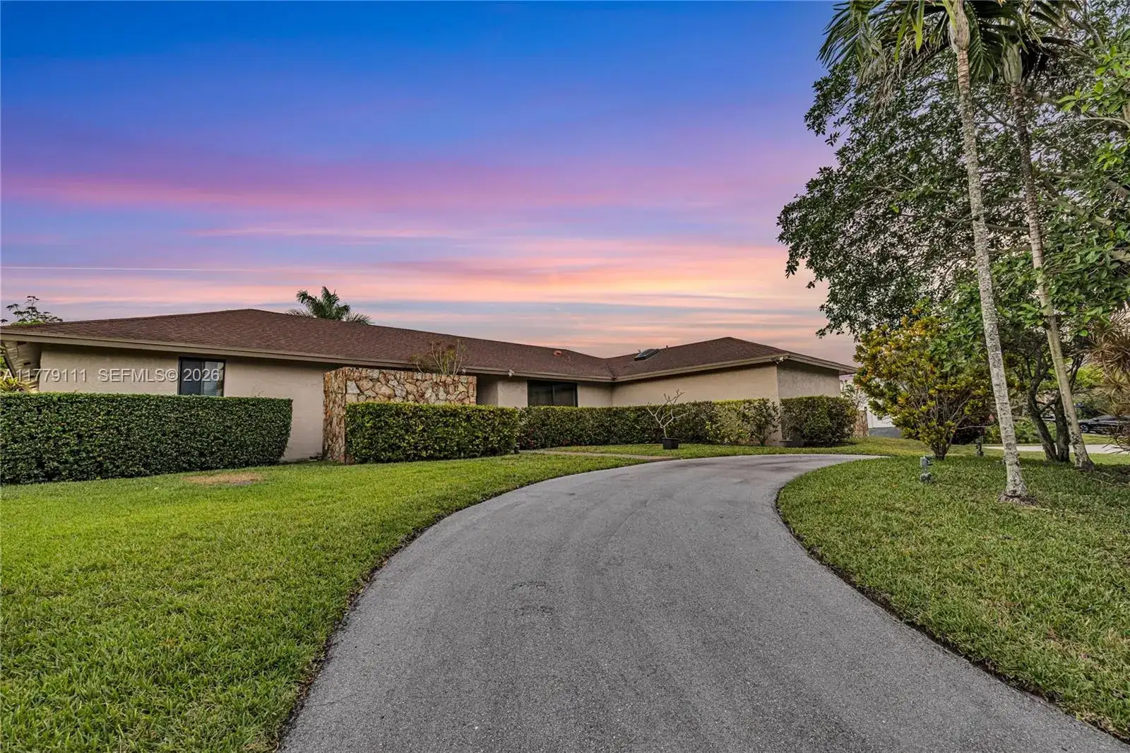 7801 SW 170th St, Palmetto Bay FL 33157 photo 2