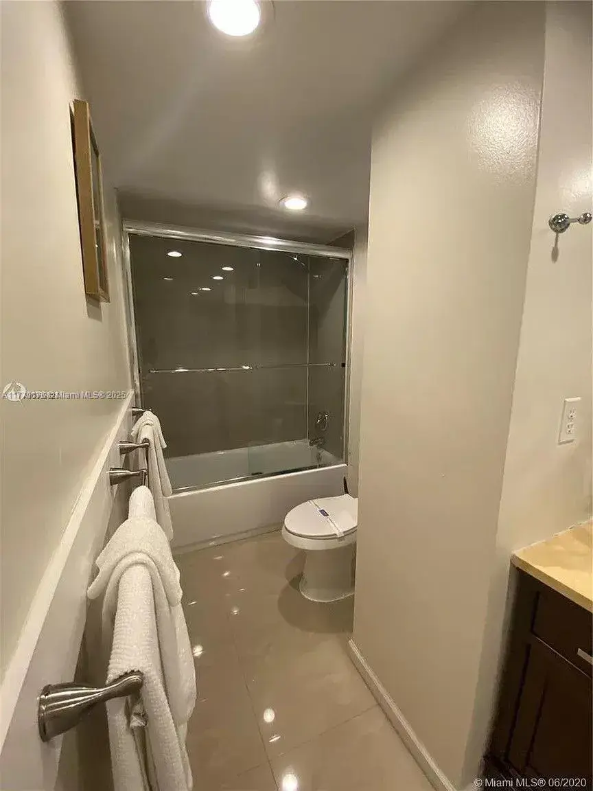 4001 S Ocean Dr # 10K, Hollywood FL 33019