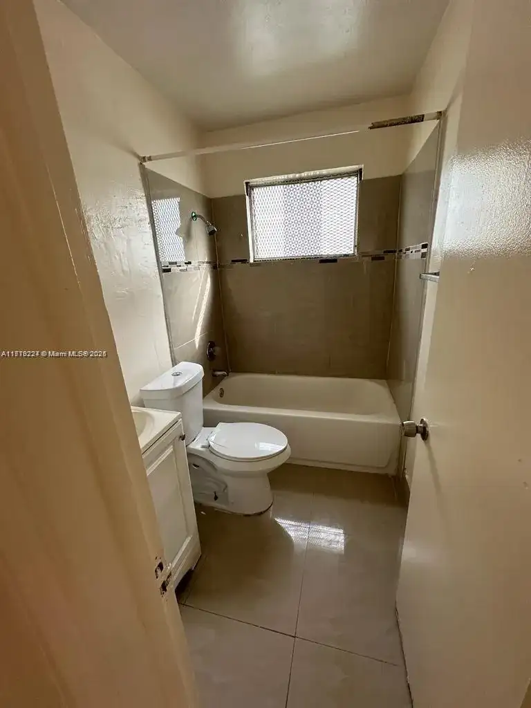 756 NW 5th St, Hallandale Beach FL 33009 photo 3