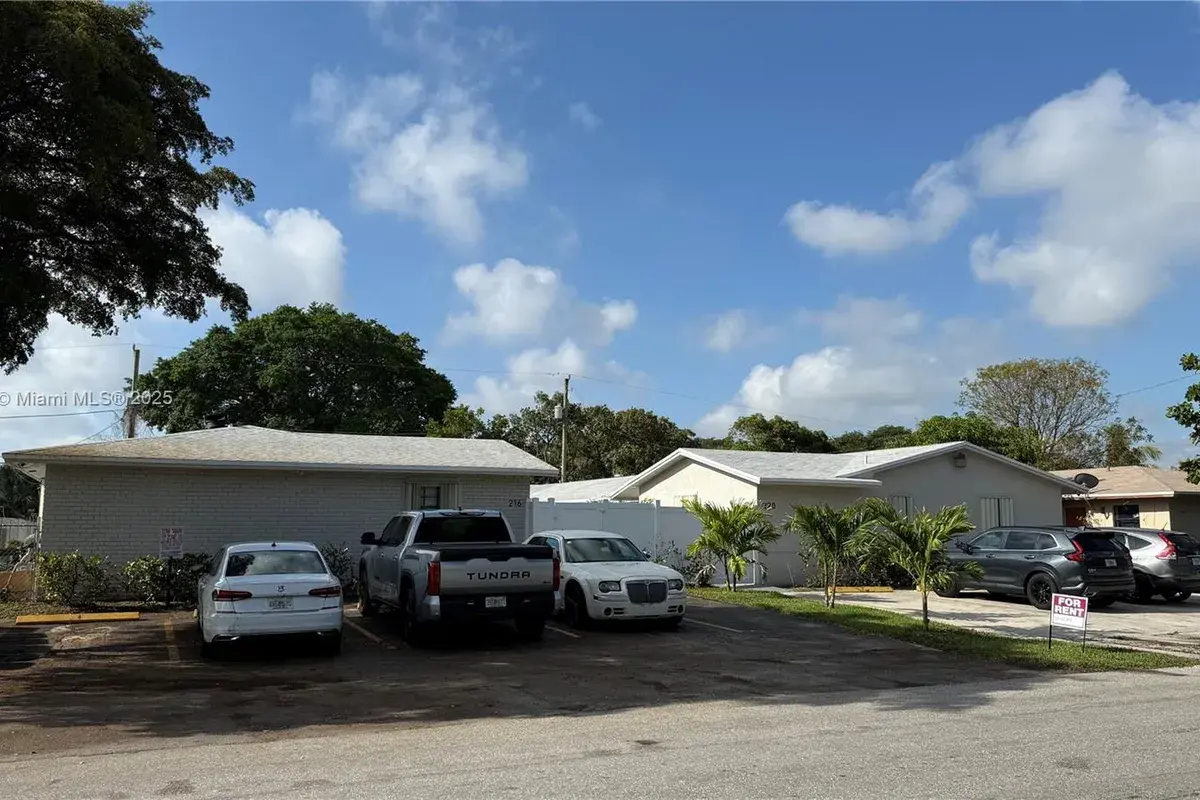216 NW 12th St, Pompano Beach FL 33060