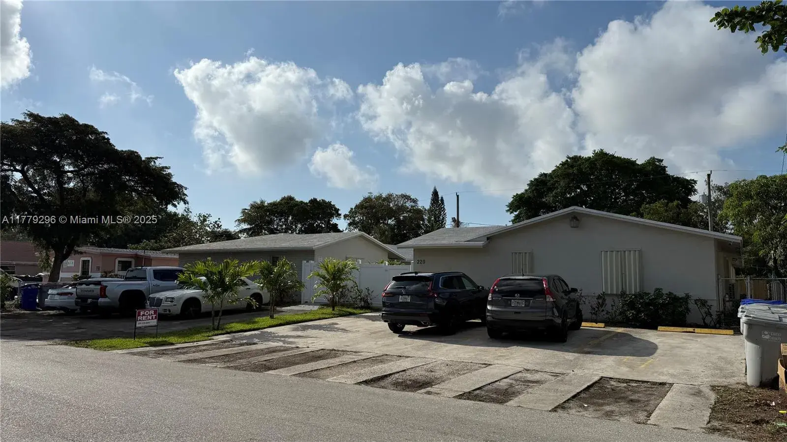 220 NW 12th St, Pompano Beach FL 33060