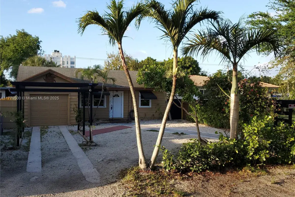 2459 Jackson St, Hollywood FL 33020