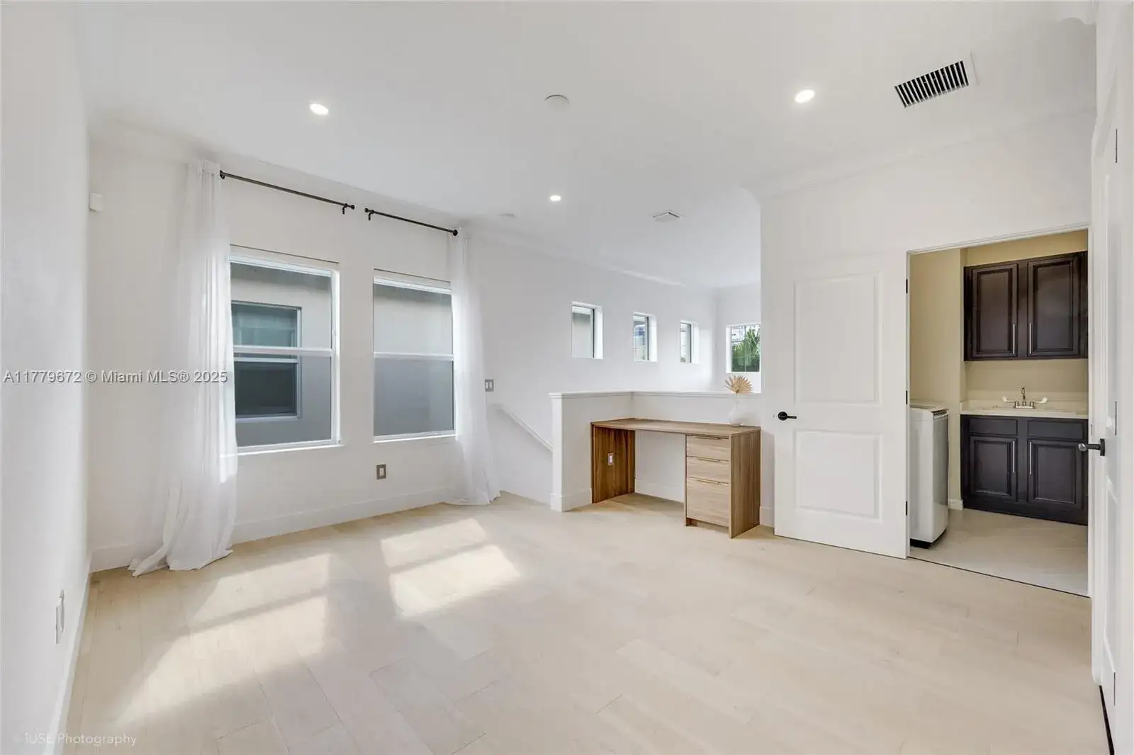 4365 Large Leaf Ln, Hollywood FL 33021 photo 5