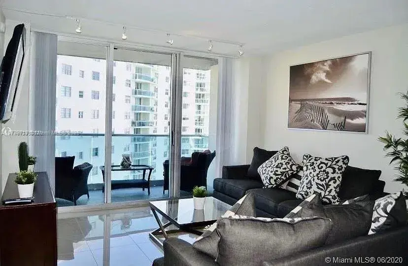 4001 S Ocean Dr # 10K, Hollywood FL 33019