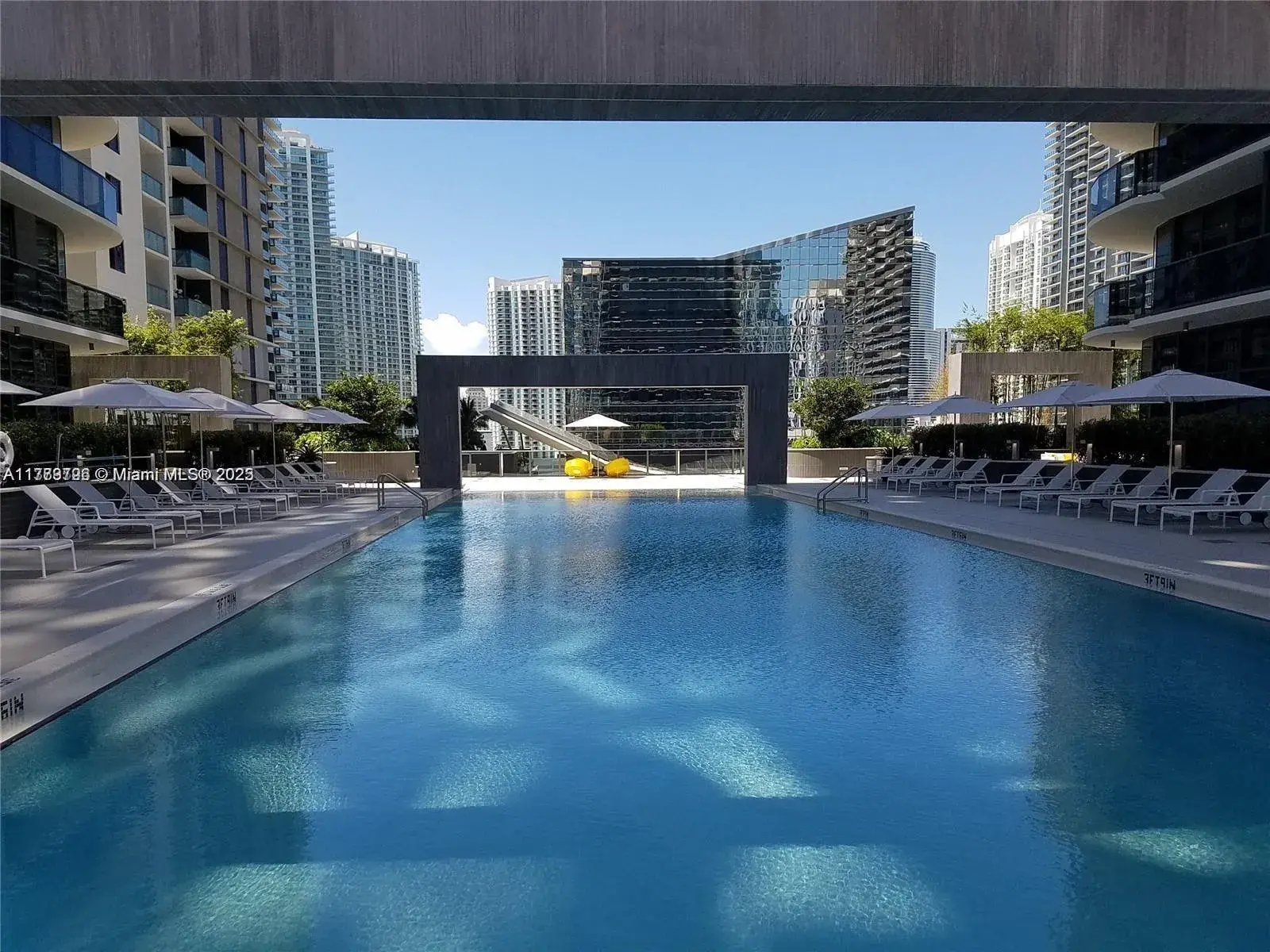 55 SW 9th St # 2407, Miami FL 33130