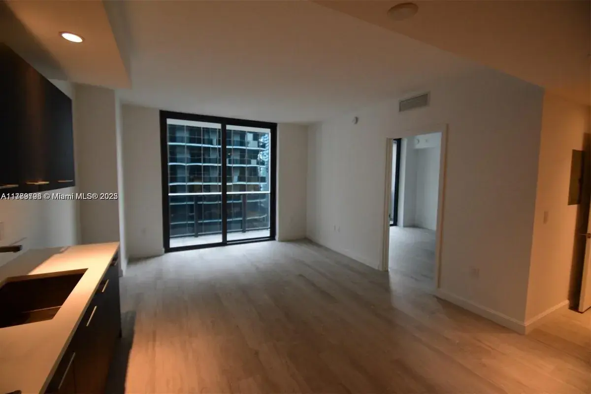 55 SW 9th St # 2407, Miami FL 33130