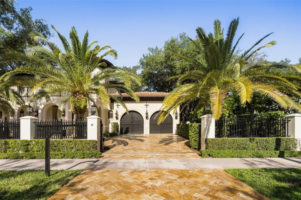6016 Leonardo St, Coral Gables FL 33146