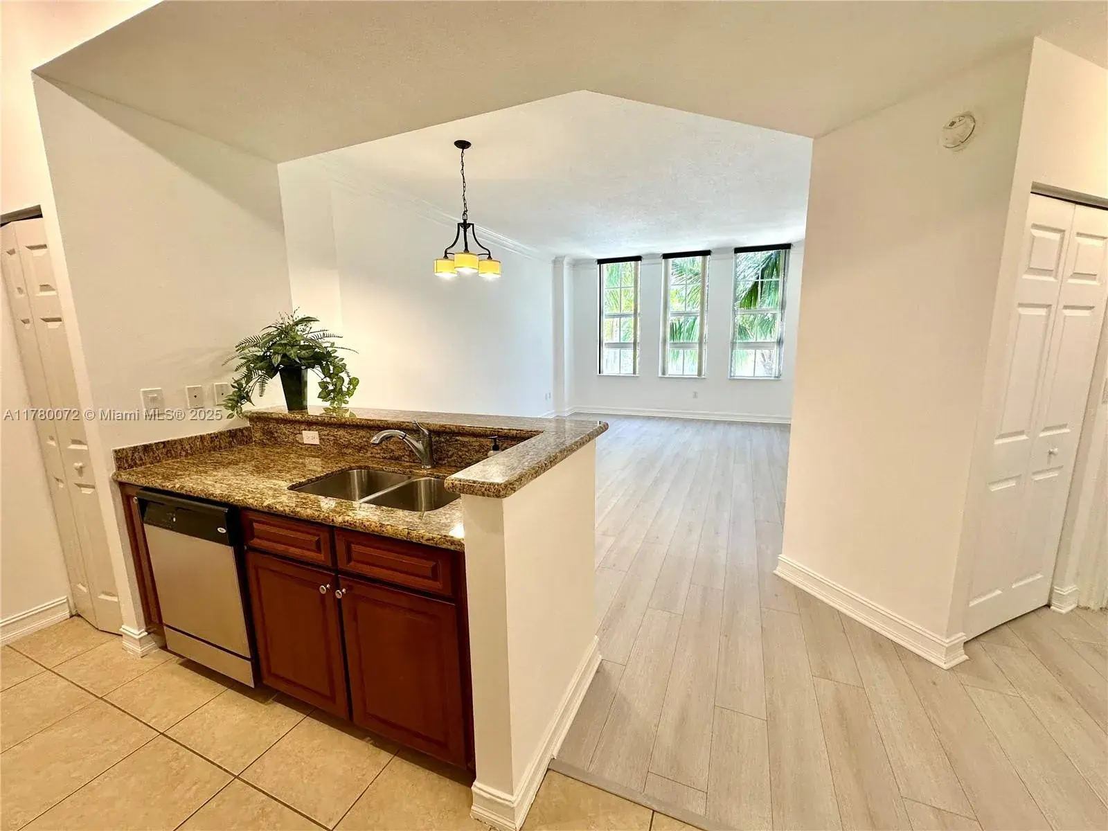 3001 NE 185th St # 336, Aventura FL 33180
