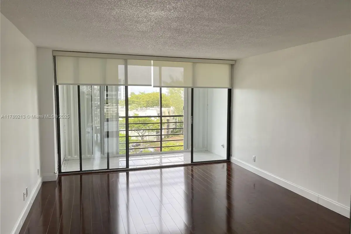 20500 W Country Club Dr # 704, Aventura FL 33180