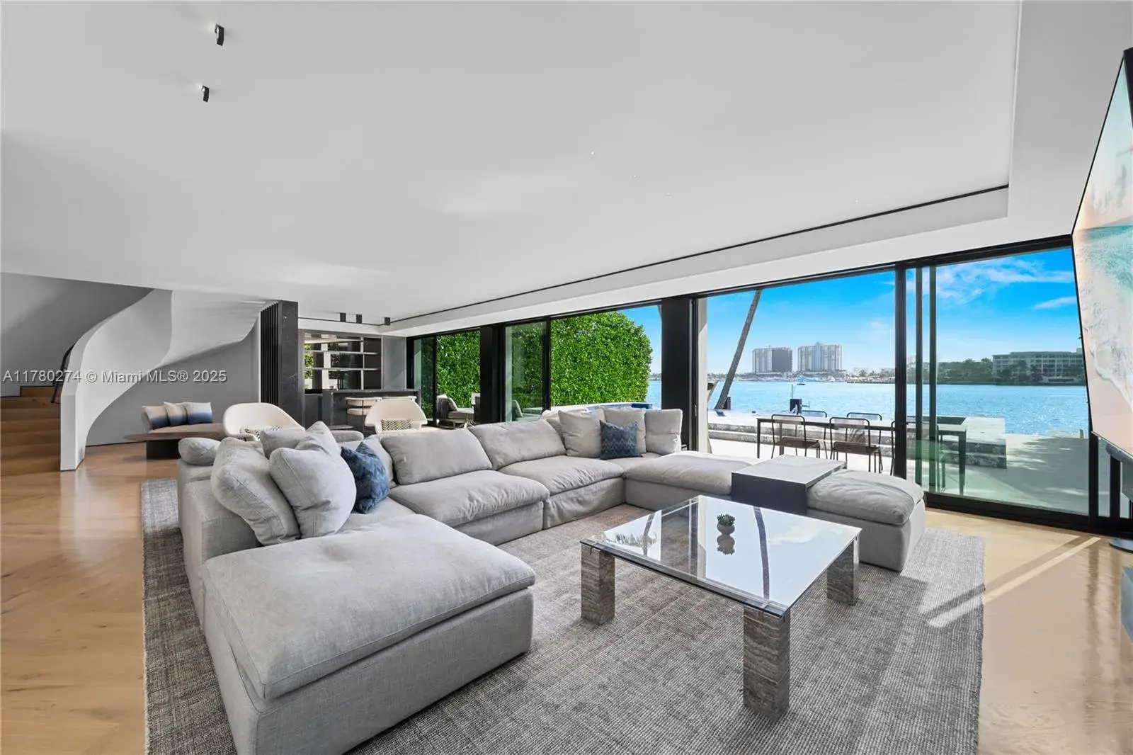 247 E Rivo Alto Dr, Miami Beach FL 33139