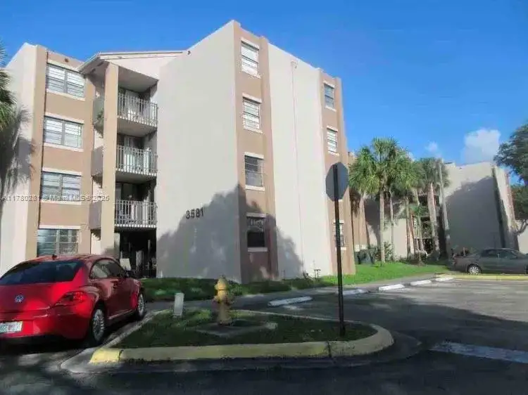 3601 SW 117th Ave # 301, Miami FL 33175 photo 2