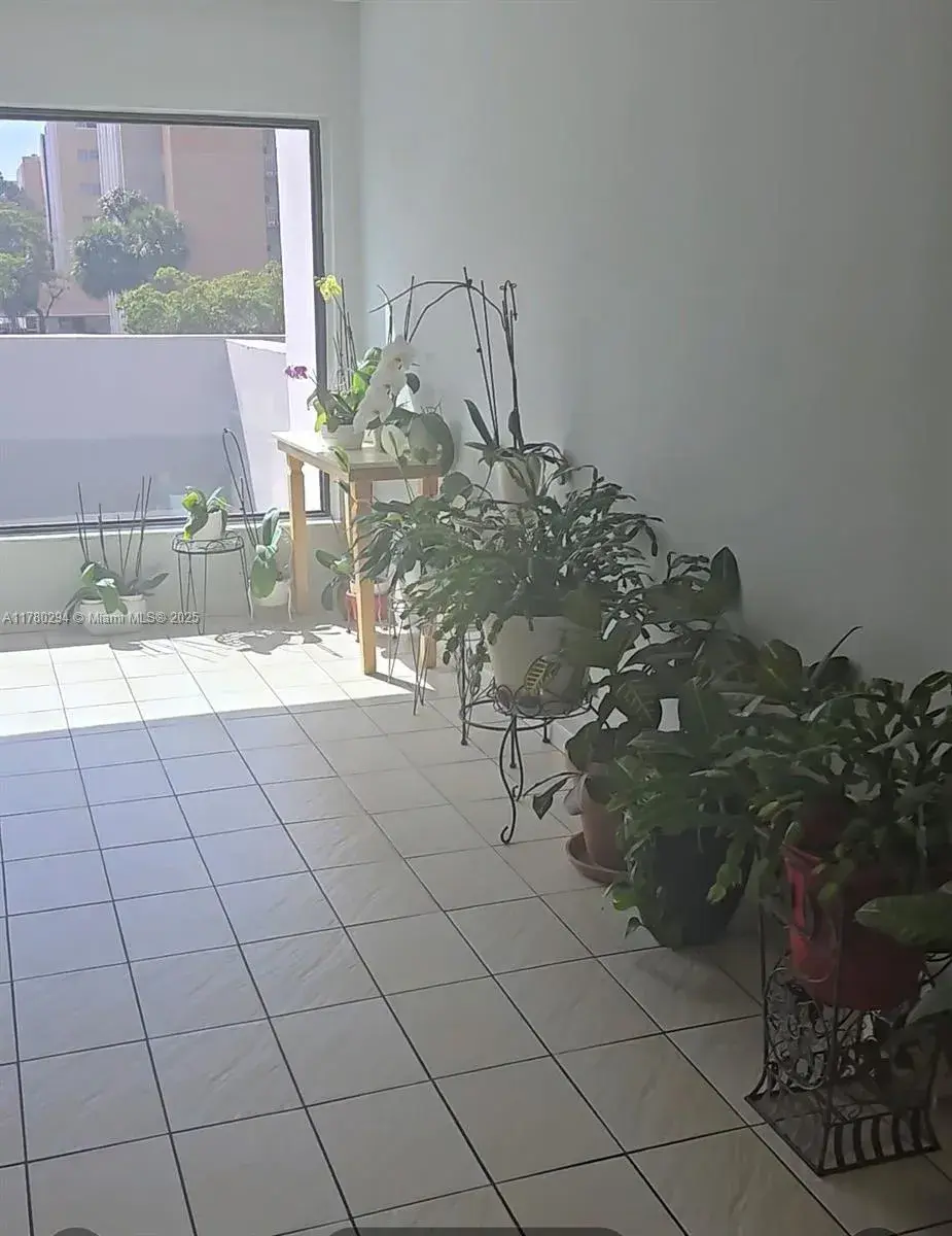 1301 NE 7th St # 217, Hallandale Beach FL 33009