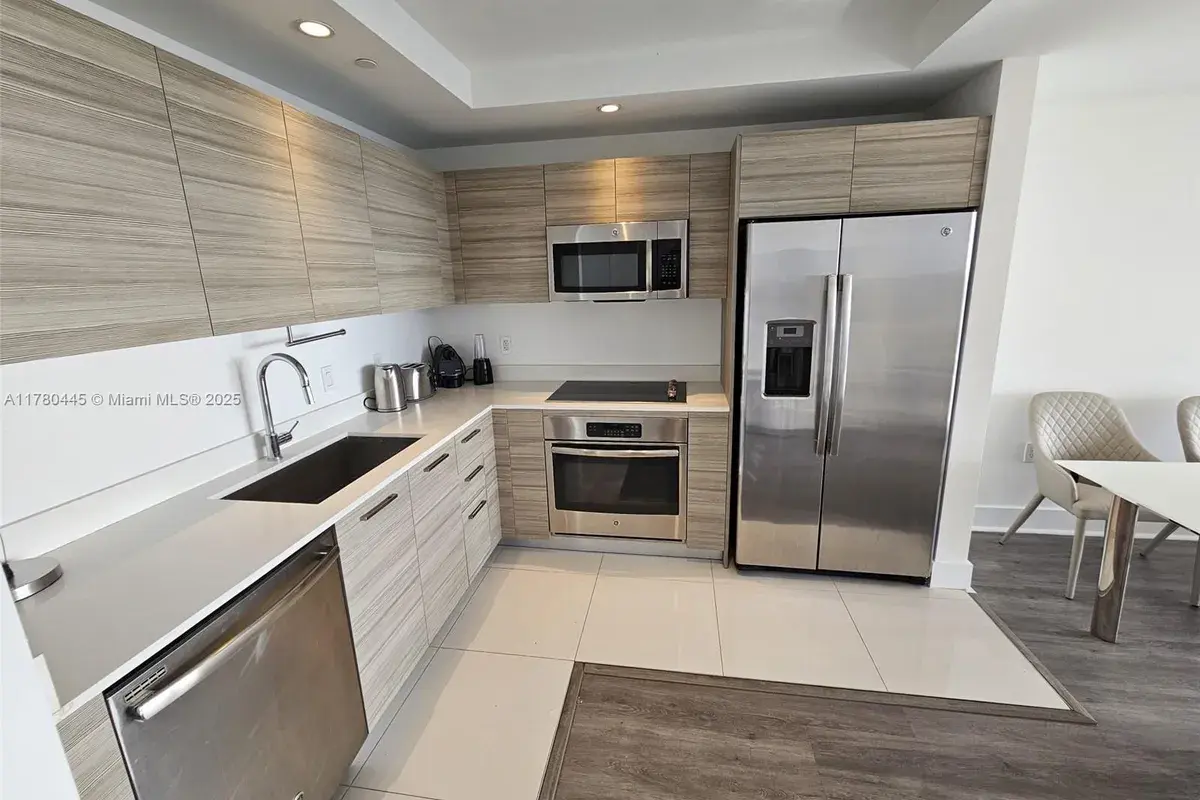 121 NE 34 ST # 2511, Miami FL 33137