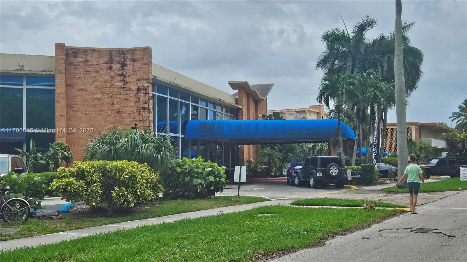 26 Diplomat Pkwy # 2259, Hallandale Beach FL 33009