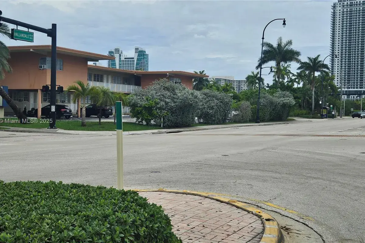 26 Diplomat Pkwy # 2259, Hallandale Beach FL 33009