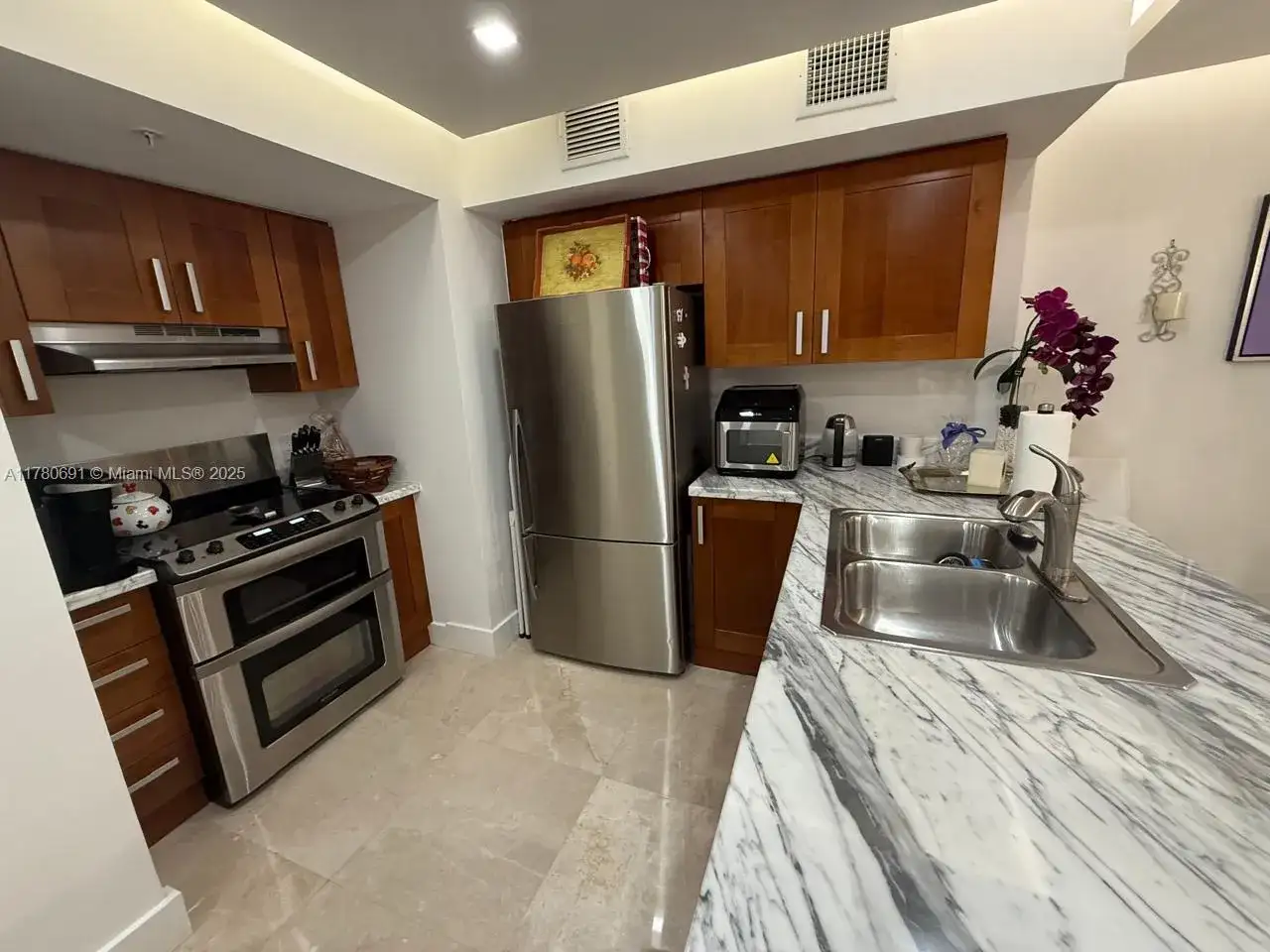 9499 Collins Ave # 411, Surfside FL 33154 photo 4