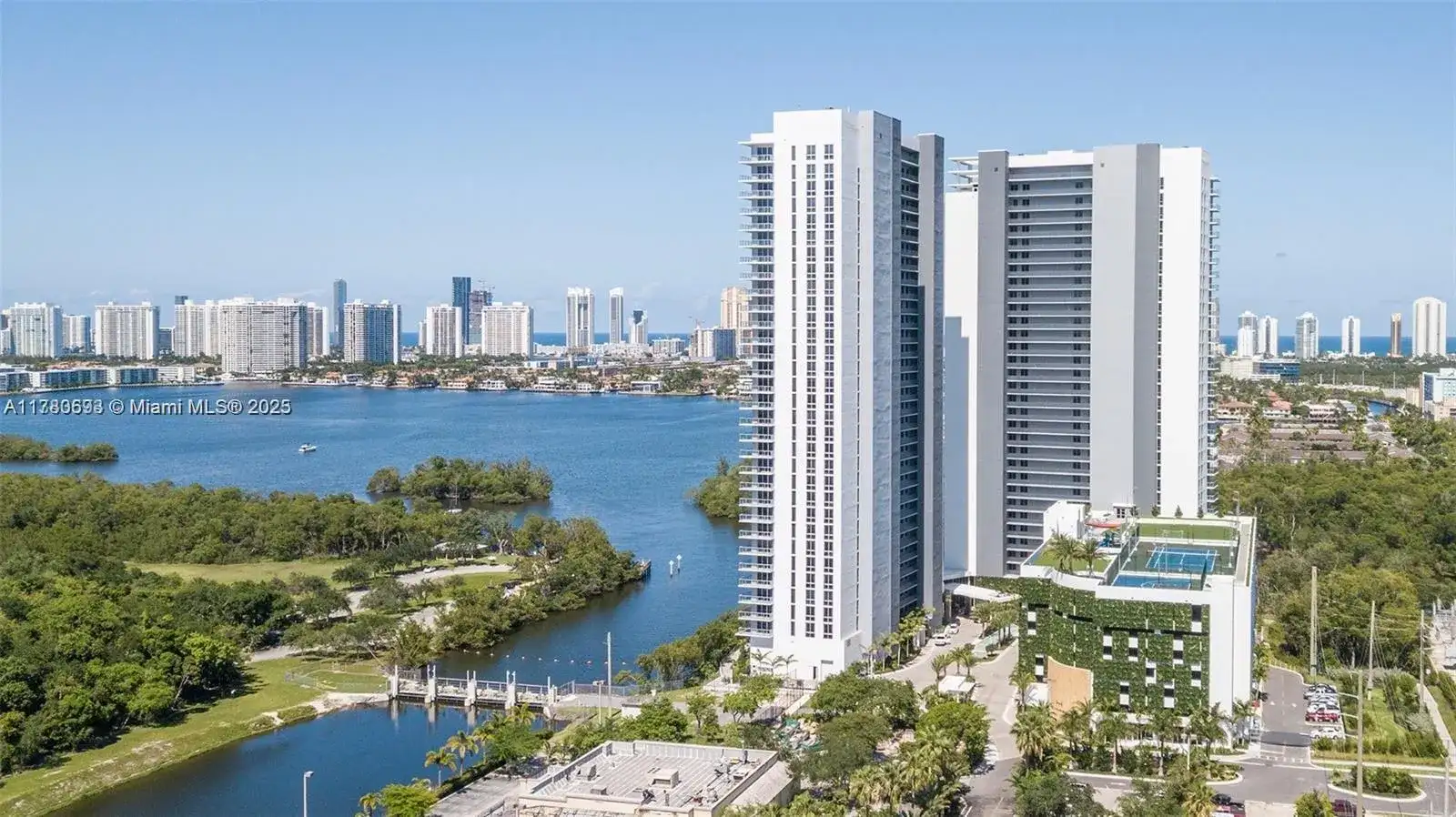16385 Biscayne Blvd # 904, North Miami Beach FL 33160 photo 2