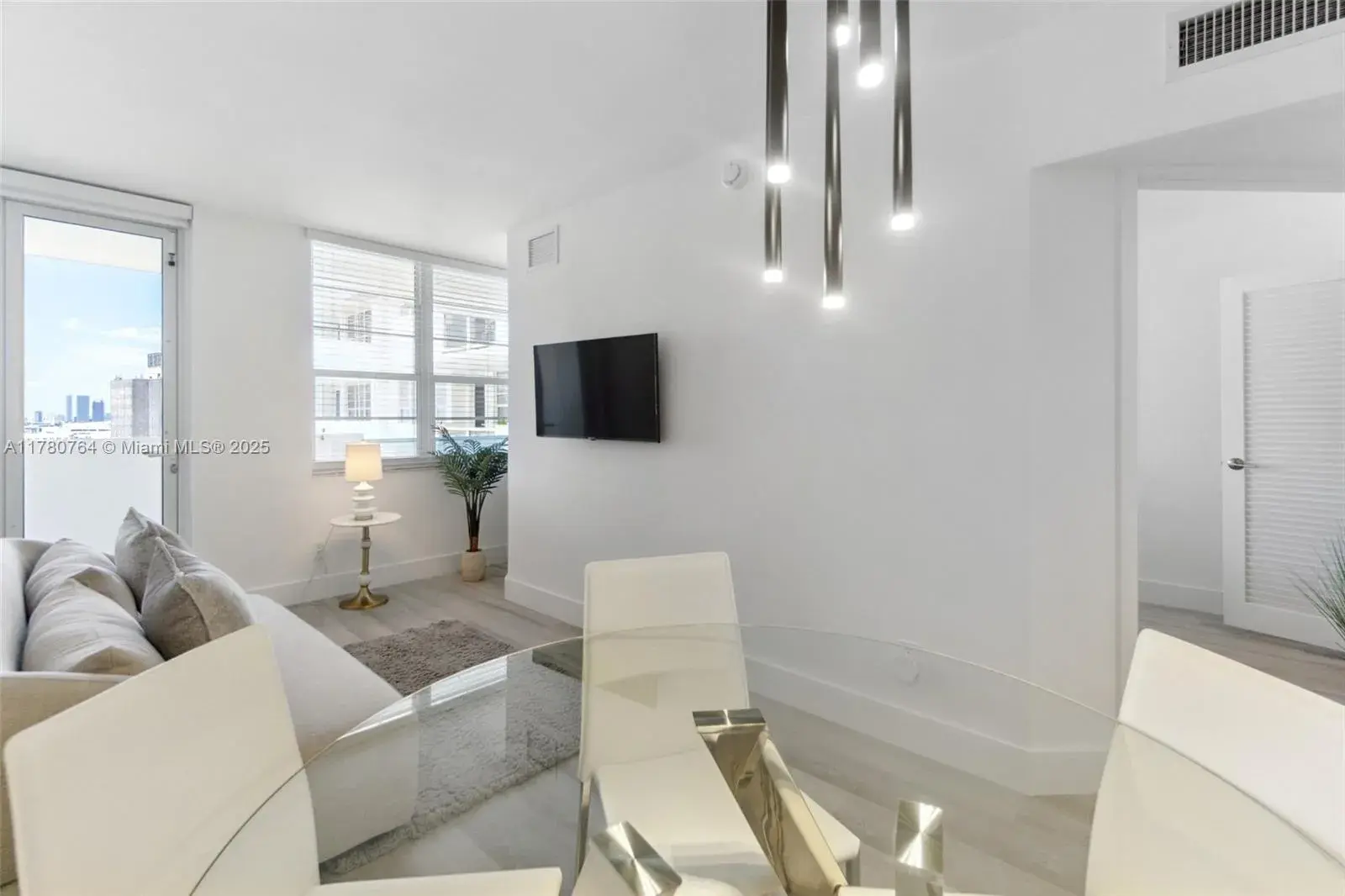 100 Lincoln Rd # 1218, Miami Beach FL 33139