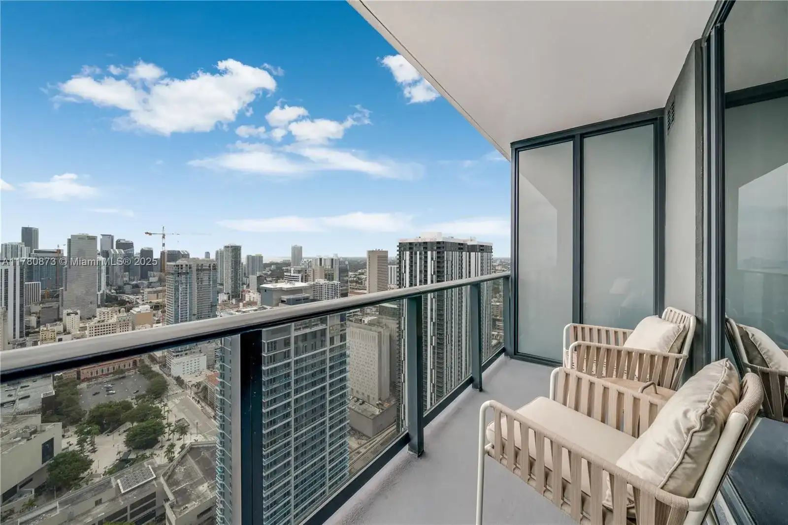 601 NE 1st Ave # 4212, Miami FL 33132 photo 3